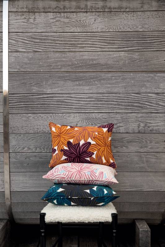 CO 211 56 04 - BEE FLOWER Romance